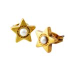 MARC JACOBS （マークジェイコブス） M0009237-117 Cream／Antique Gold ロゴ パール スター 星モチーフ スタッド ピアス Charms Flat Pearl Star Studs