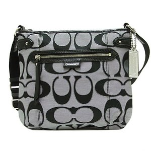 【COACH　OUTLET】コーチ　デイジー アウトライン メタリック シグネチャー ファイルバッグ / 斜め掛け ショルダーバッグ　F23913 SV/Z3