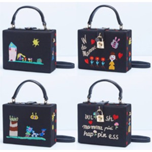パーティーバッグにも使える刺繍で描いたボックス型のハンドバッグ/ガール パーティーバッグにも使える刺繍で描いたボックス型のハンドバッグ/ガール