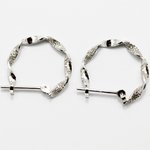 14金ホワイトゴールドダイヤモンドダスト加工ツイストフープピアス