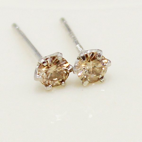 純プラチナ0.2ctブラウンダイヤモンドピアス スタッドピアス(プラチナ台シリコンダブルキャッチ付き)f00