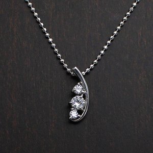 0.1ct　天然 ダイモンド　スリーストーン　すずらん　ペンダント　ネックレス 商品写真2