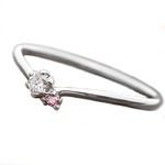 【鑑別書付】プラチナPT950　天然ダイヤリング　ダイヤ0.05ct　ピンクダイヤ0.01ct　ハート&キューピット（H&C） 8.5号　Hアップ　SIアップ　V字モチーフ
