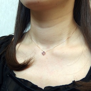 ダイヤモンドペンダント/ネックレス 一粒 K18 ピンクゴールド 0.1ct ダンシングストーン 揺れるダイヤ ハートモチーフ 正規品タグ 鑑別書付き ダイヤモンドペンダント/ネックレス 一粒 K18 ピンクゴールド 0.1ct ダンシングストーン 揺れるダイヤ ハートモチーフ 正規品タグ 鑑別書付き