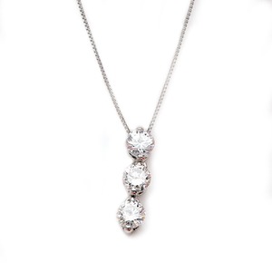 ダイヤモンド ネックレス プラチナ Pt900 0.3ct ダイヤ3石 スリーポイントダイヤ ペンダント  商品写真1