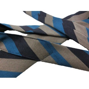 ウール混秋冬シルクネクタイ　Clarkプレミアム　手縫い仕立て　西陣ネクタイ ブルー×グレーストライプ 商品写真2