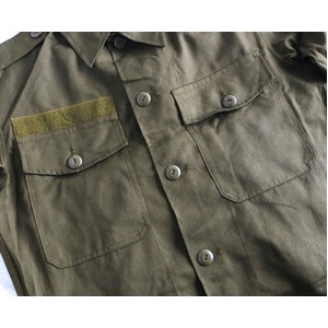 Jオーストリア軍 放出フィールド半袖ワッペン付シャツ【中古】 オリーブ系 96-100(L相当) Jオーストリア軍 放出フィールド半袖ワッペン付シャツ【中古】 オリーブ系 96-100(L相当)