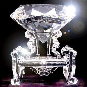 3000カラット　ダイヤモンド型水晶 商品写真