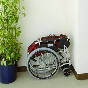 自走/介助兼折りたたみ車椅子 ラクポン/チェックレッド(赤) アルミ製 軽量コンパクトタイプ 【MIWA】 ミワ HTB-20D 商品写真2